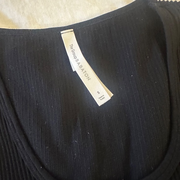 Babaton Scoop Neck Ribbed Cropped Top - Picture 2 of 2